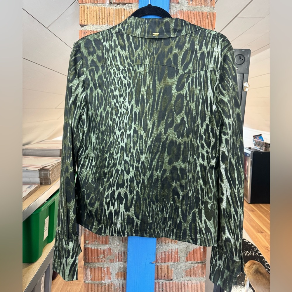 St. John Sport Green Cheetah Button Up - Picture 3 of 6